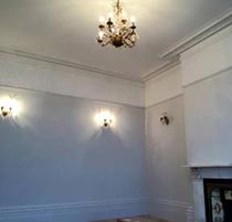 Peinture d'un plafond en blanc